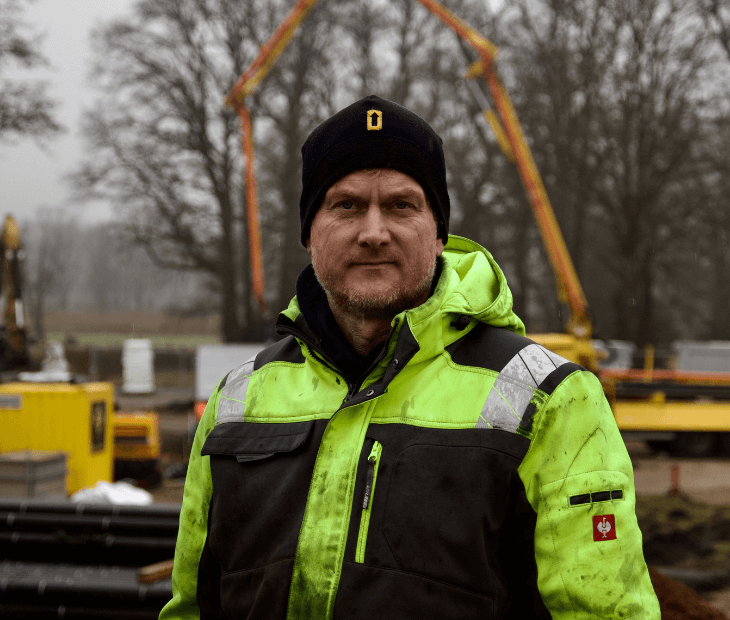 Halbportr�t von Christoph Brand auf der Baustelle des SkyLoops am Steinhuder Meer